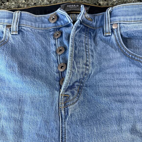 Torrid Jeans Size 16 Short Blue High Rise Button Fly Stretch Denim Stretch Waist - Picture 2 of 8